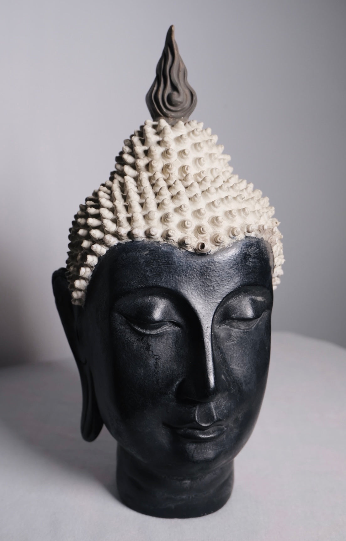 Buddha Shakyamuni Head (Invert Black)