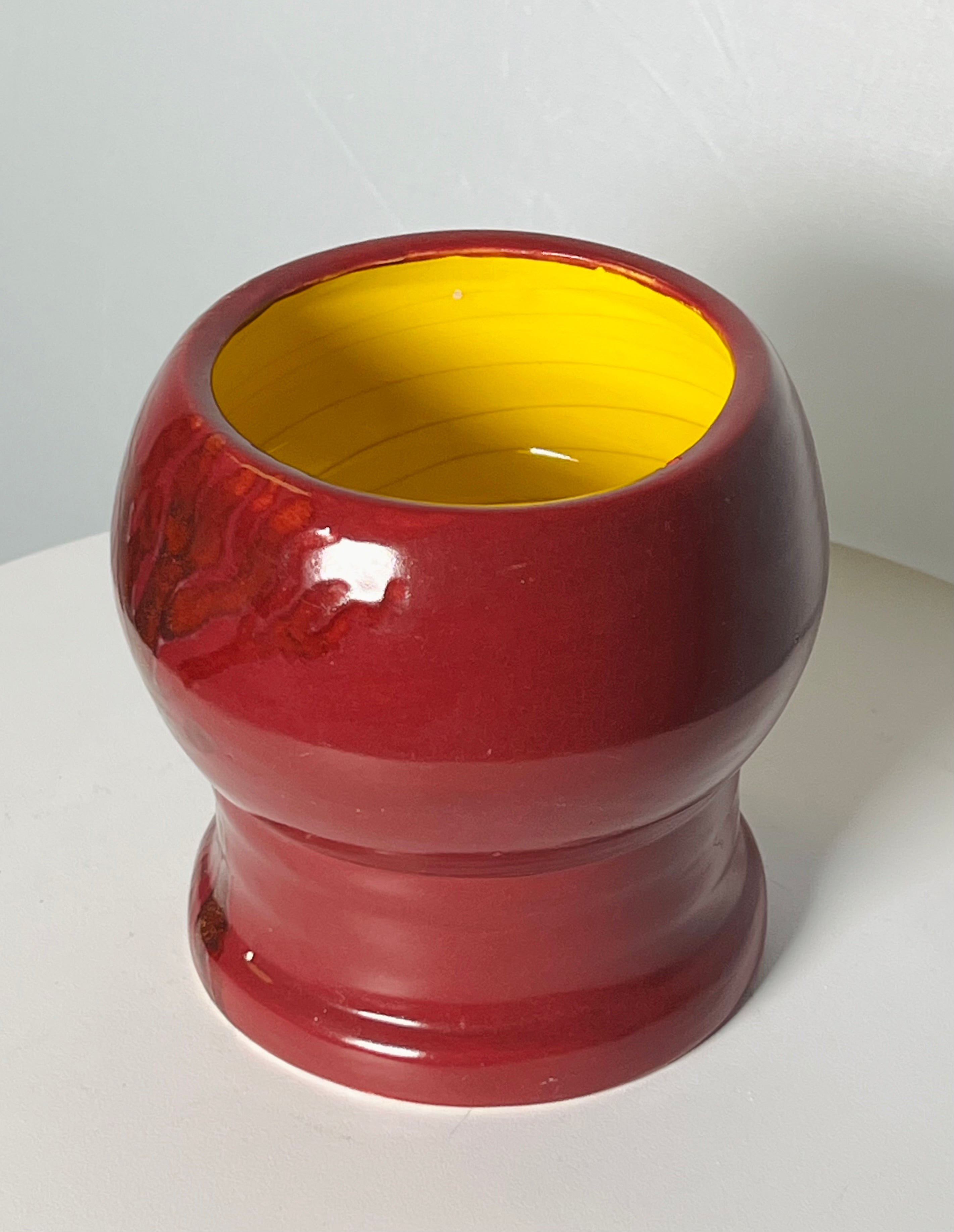 Small Red Retro Vase (Vintage)