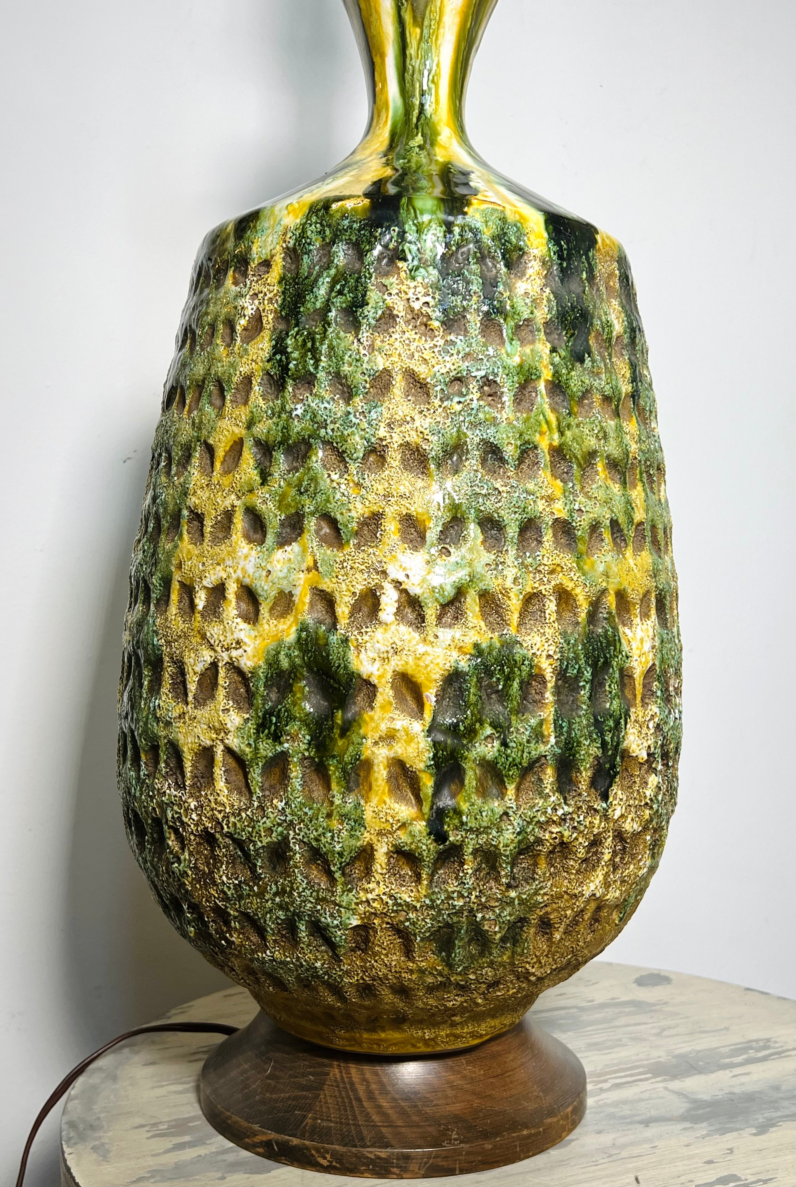 Original Mid-Century Ceramic Green and Yellow Pineapple Style Lamp (Vintage)